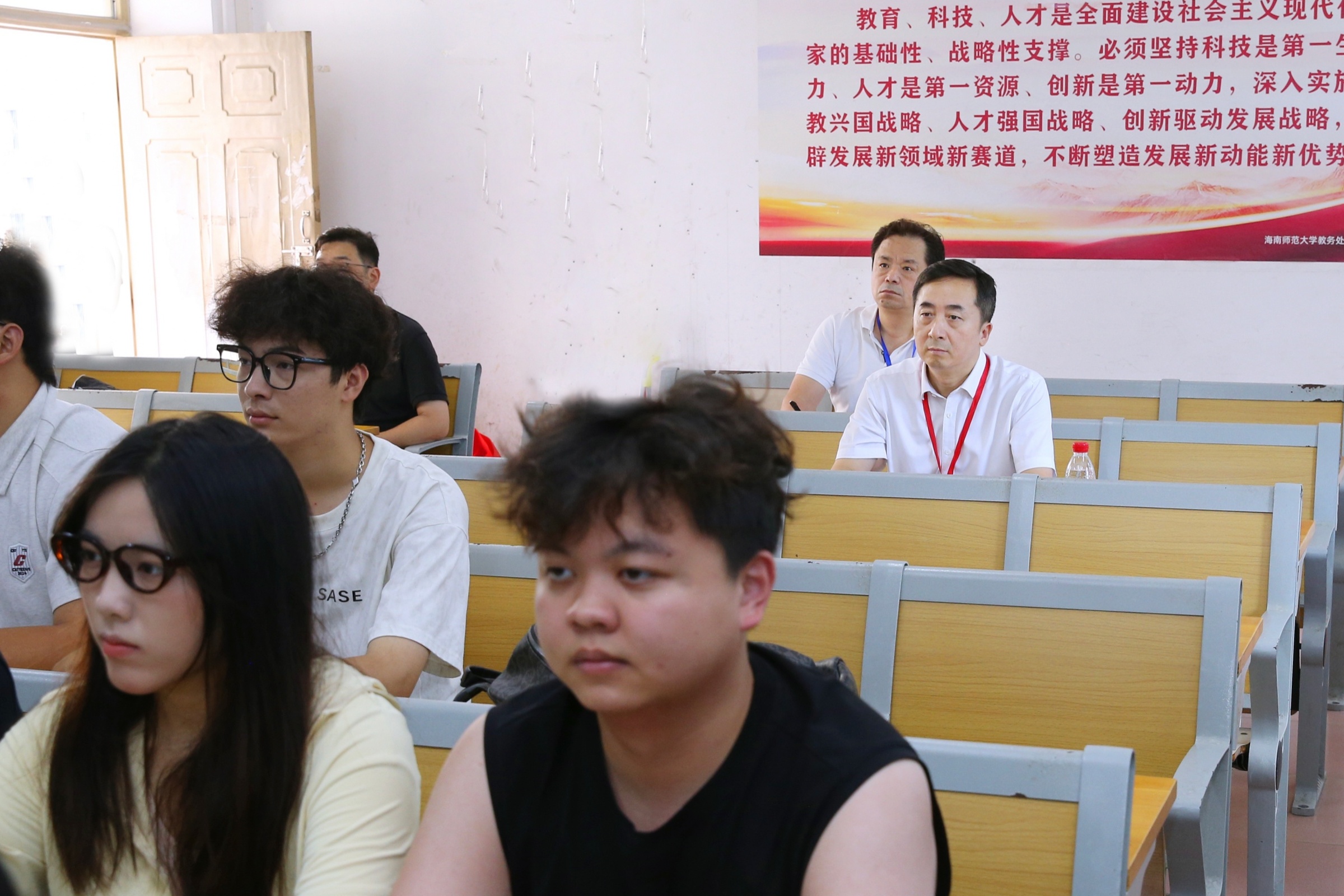 深入课堂把脉问诊，聚力提质赋能育人——聂清斌走进思...