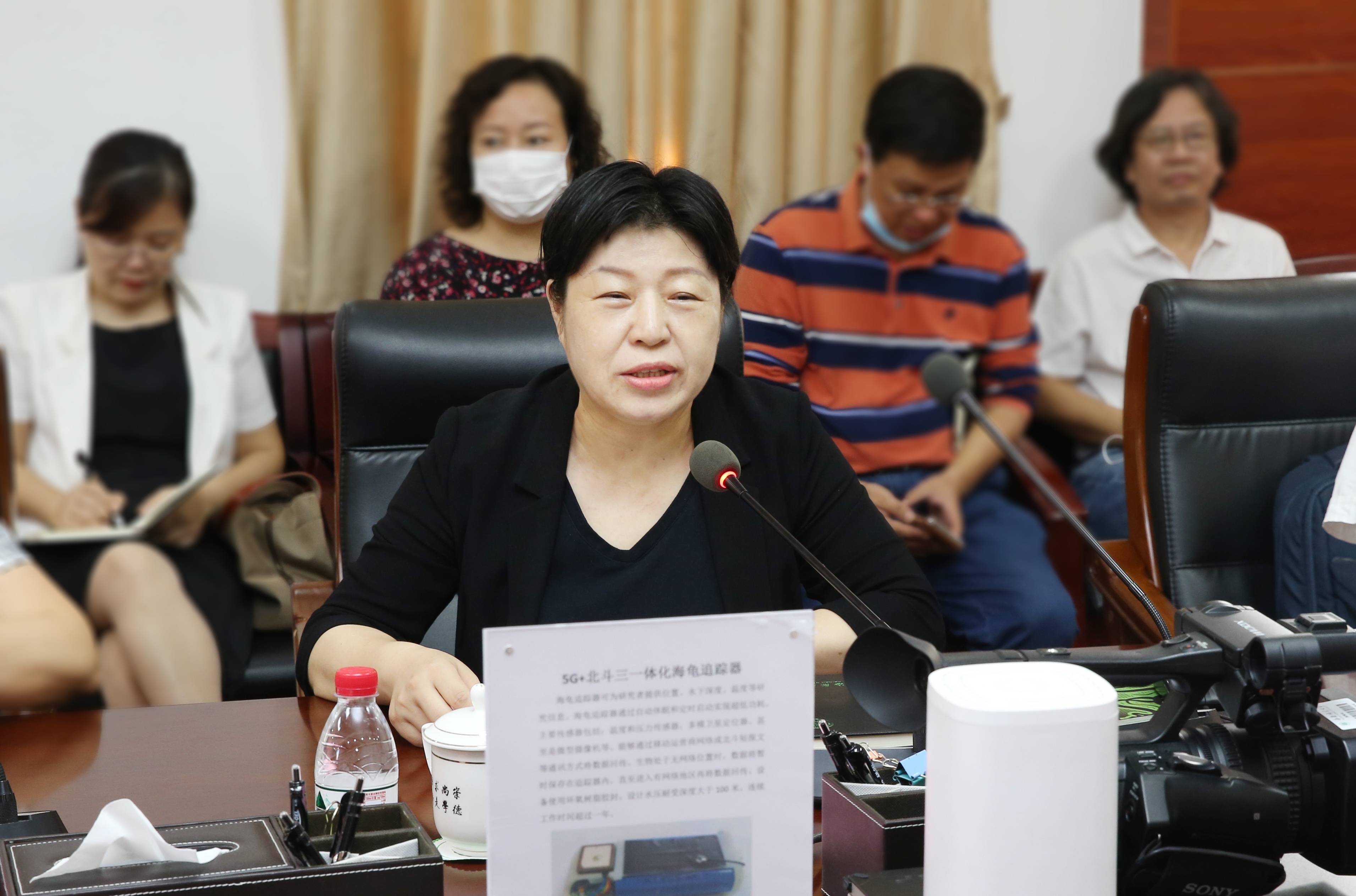 省政协副主席李国梁到我校调研座谈