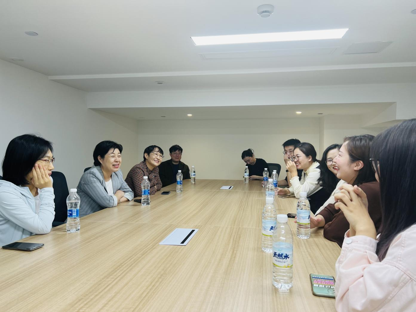 我校党委书记许玫一行走访上海校友联络处
