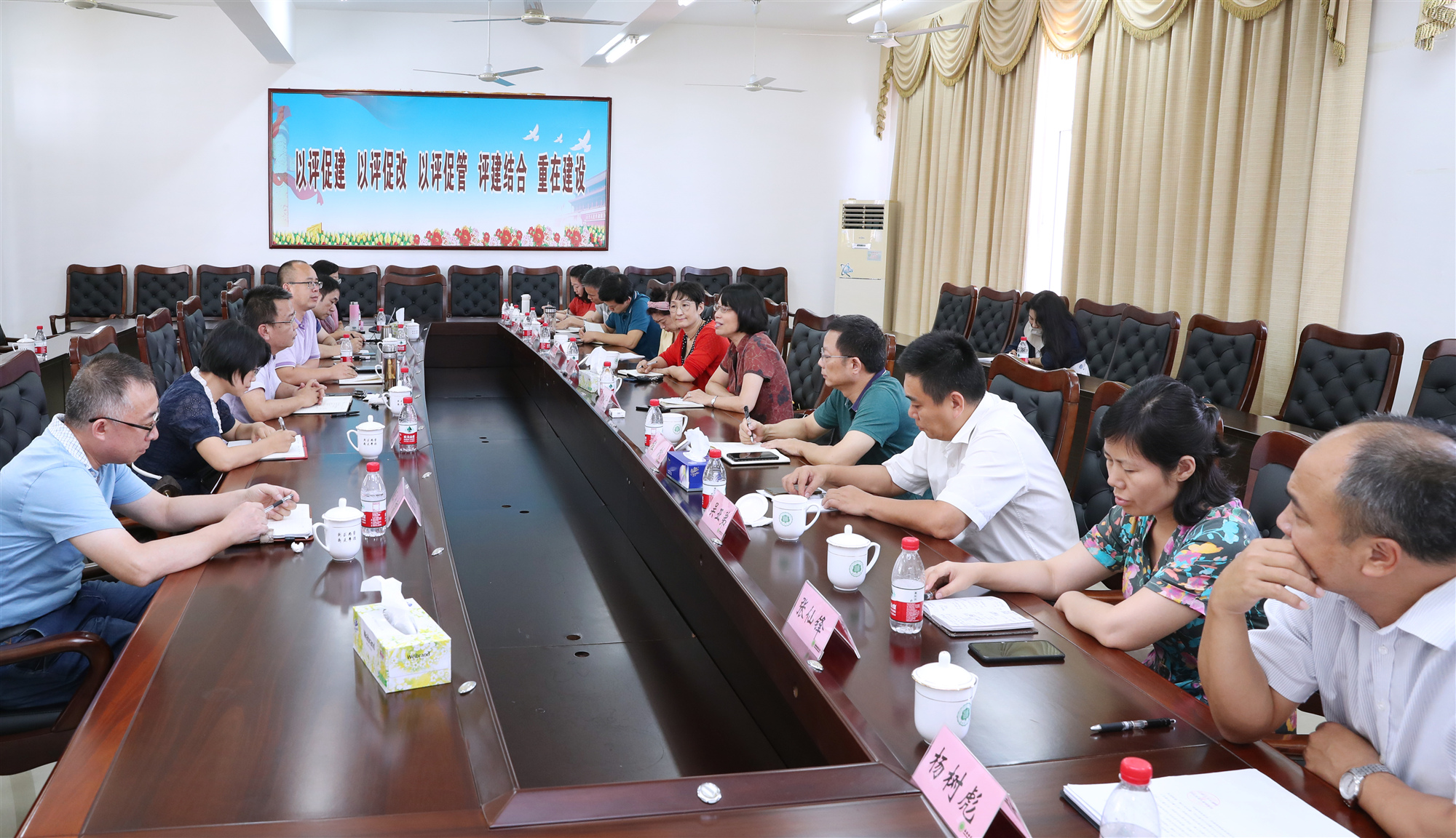 校领导走访调研马克思主义学院