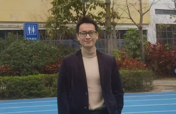 优秀教育人之党员先锋 | 花能伟：榕树育我，我哺万木